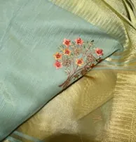 Broderie florale sur soie